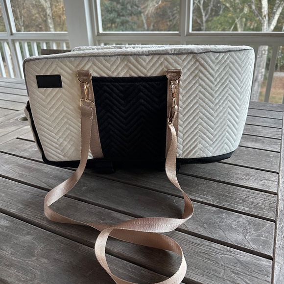 Cozy Cream and Black Small Dog /Cat Travel Carrier - Picture 4 of 9